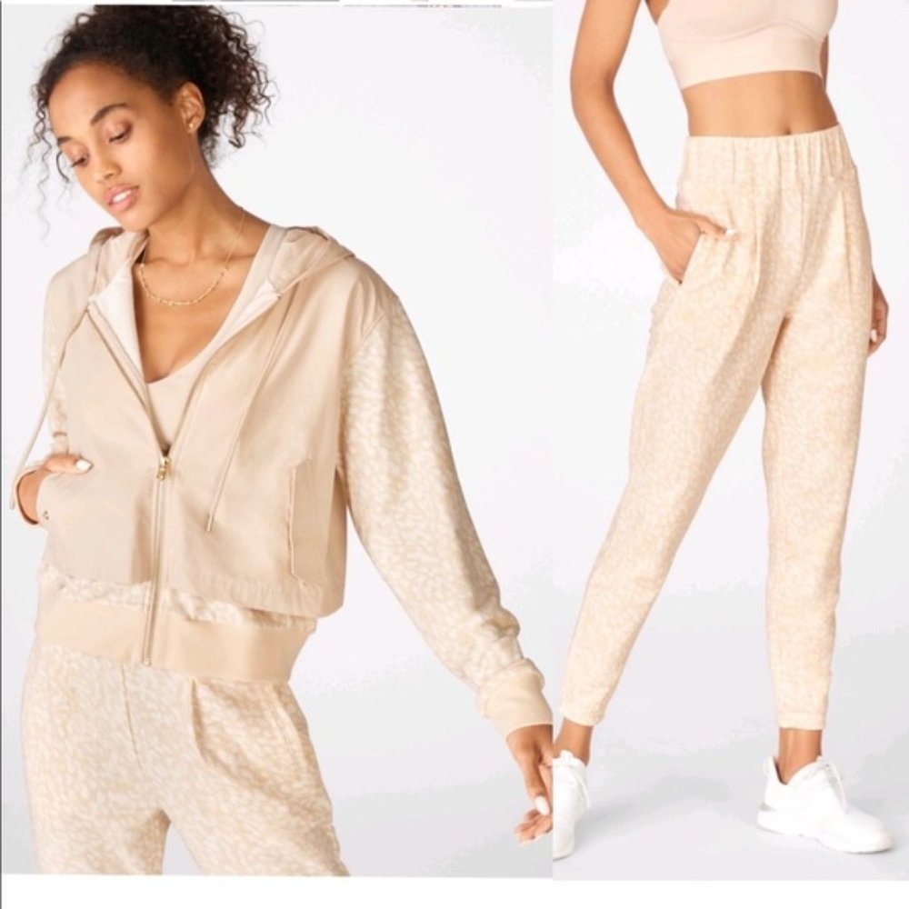 Fabletics Cloe Slim Sweatpant & Lisi Boxy Jacket. L